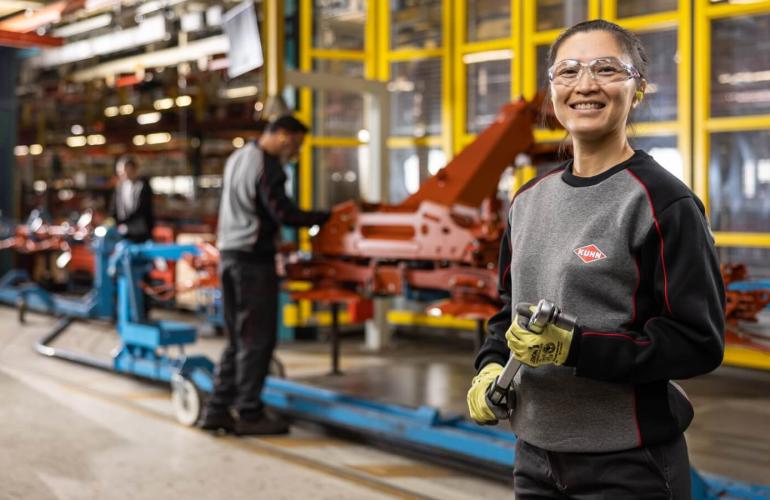 KUHN-SAVERNE EMPLOYEE